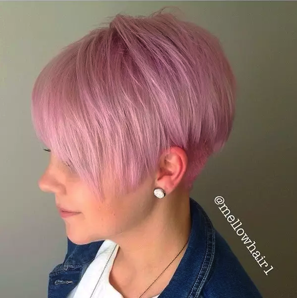 Grau und lila! Diese Kombination ist wirklich toll bei kurzen Haaren! Kurze Haare